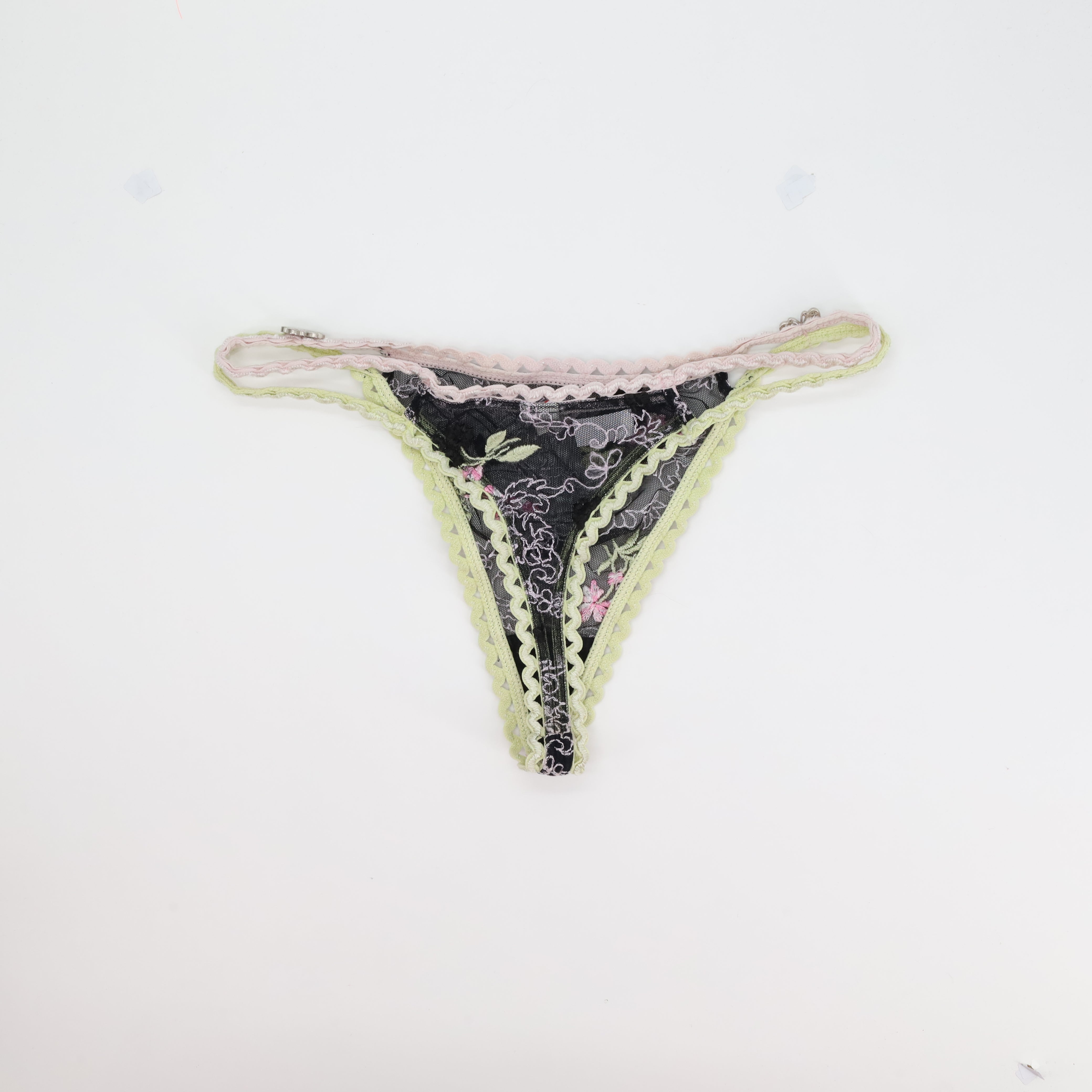 String Ravage Noir