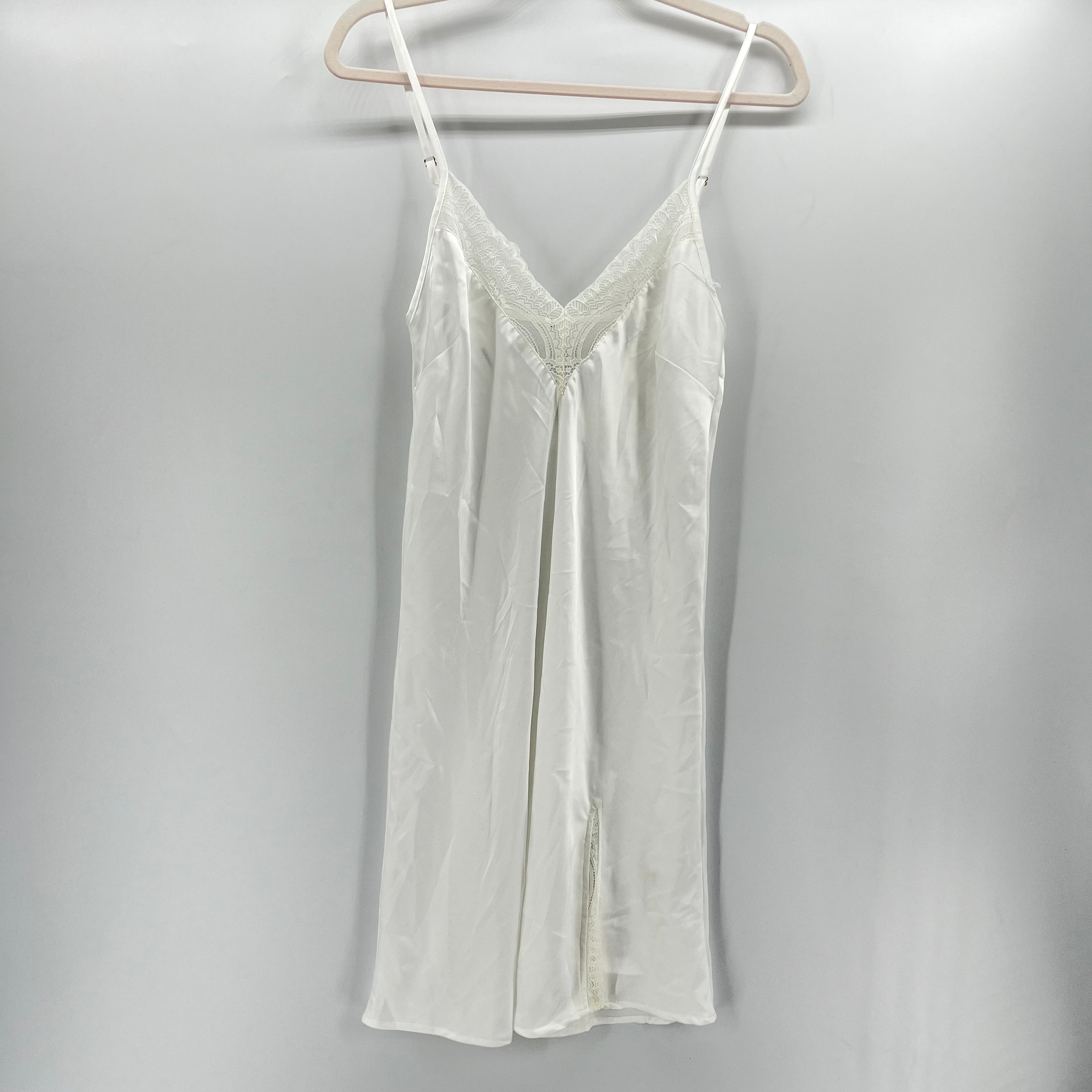 Nuisette RougeGorge Blanc