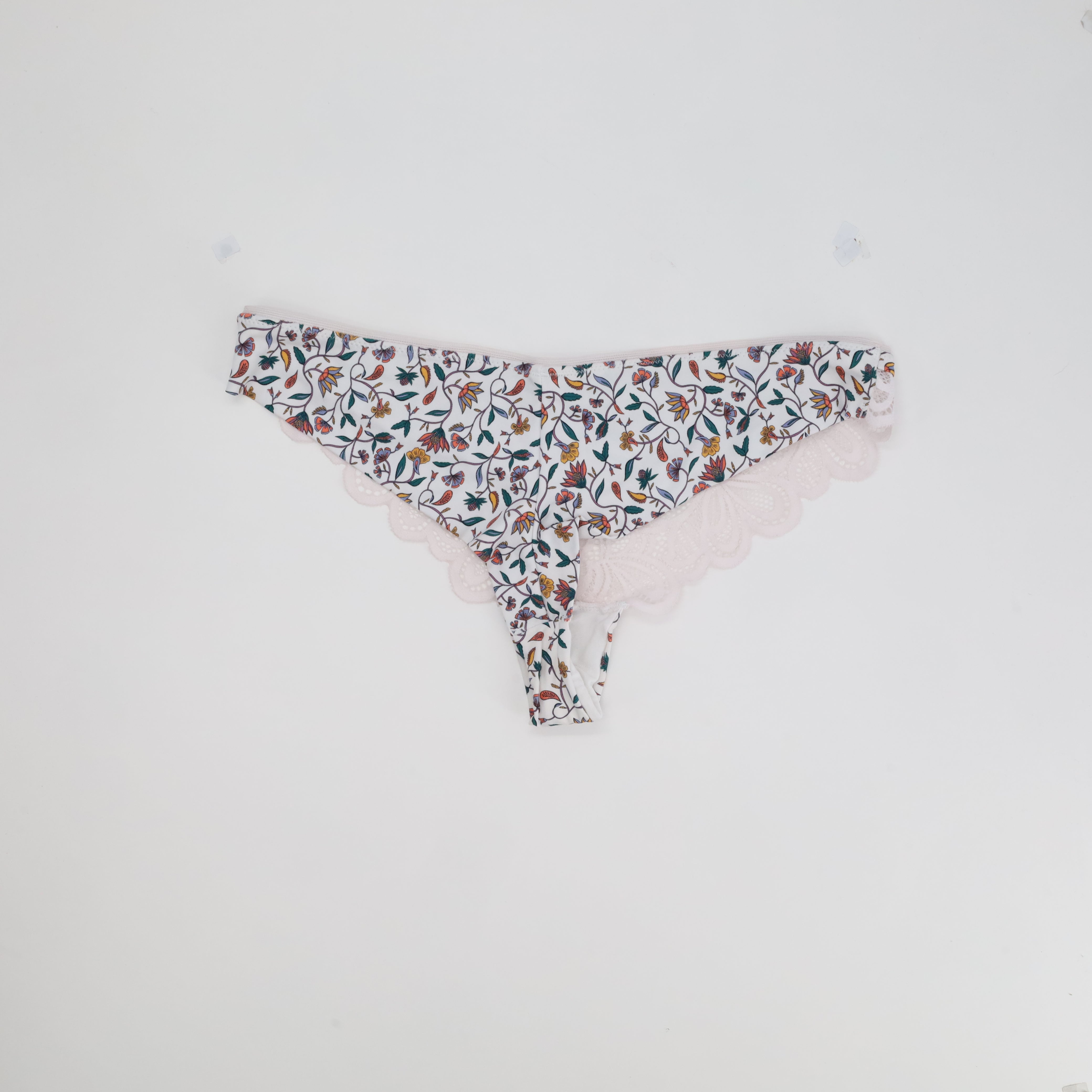Tanga RougeGorge Blanc