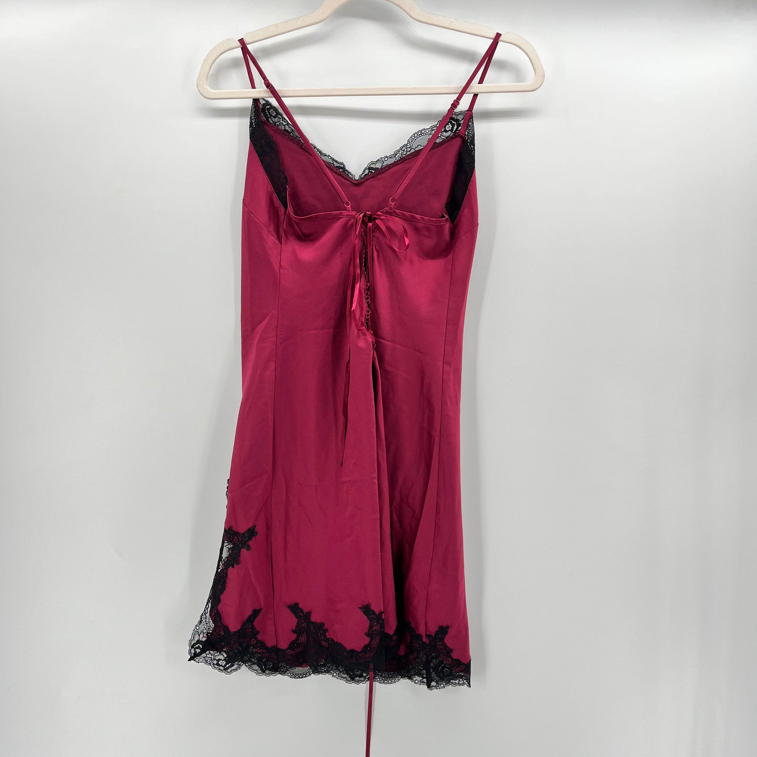Nuisette RougeGorge Rouge