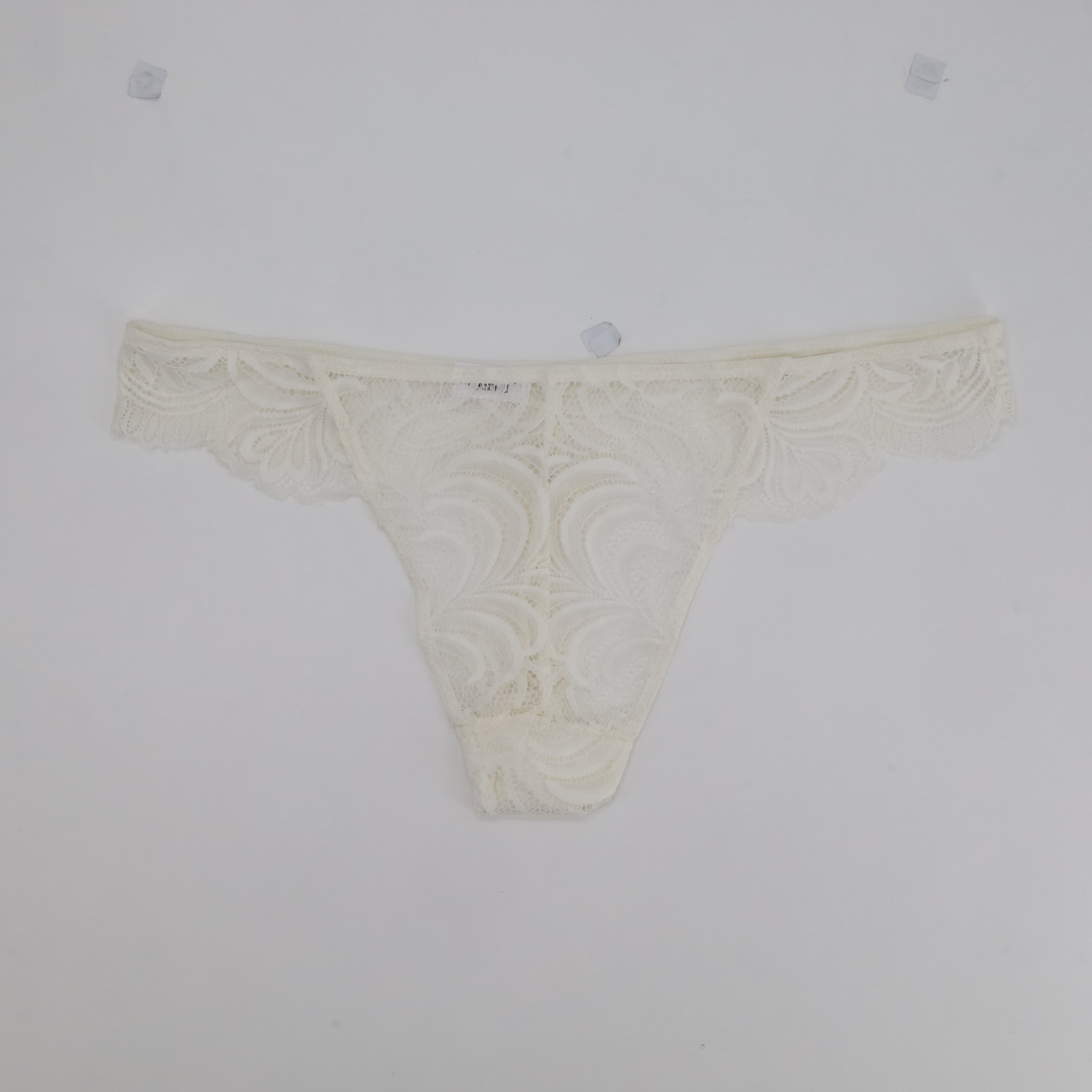 String Blanc