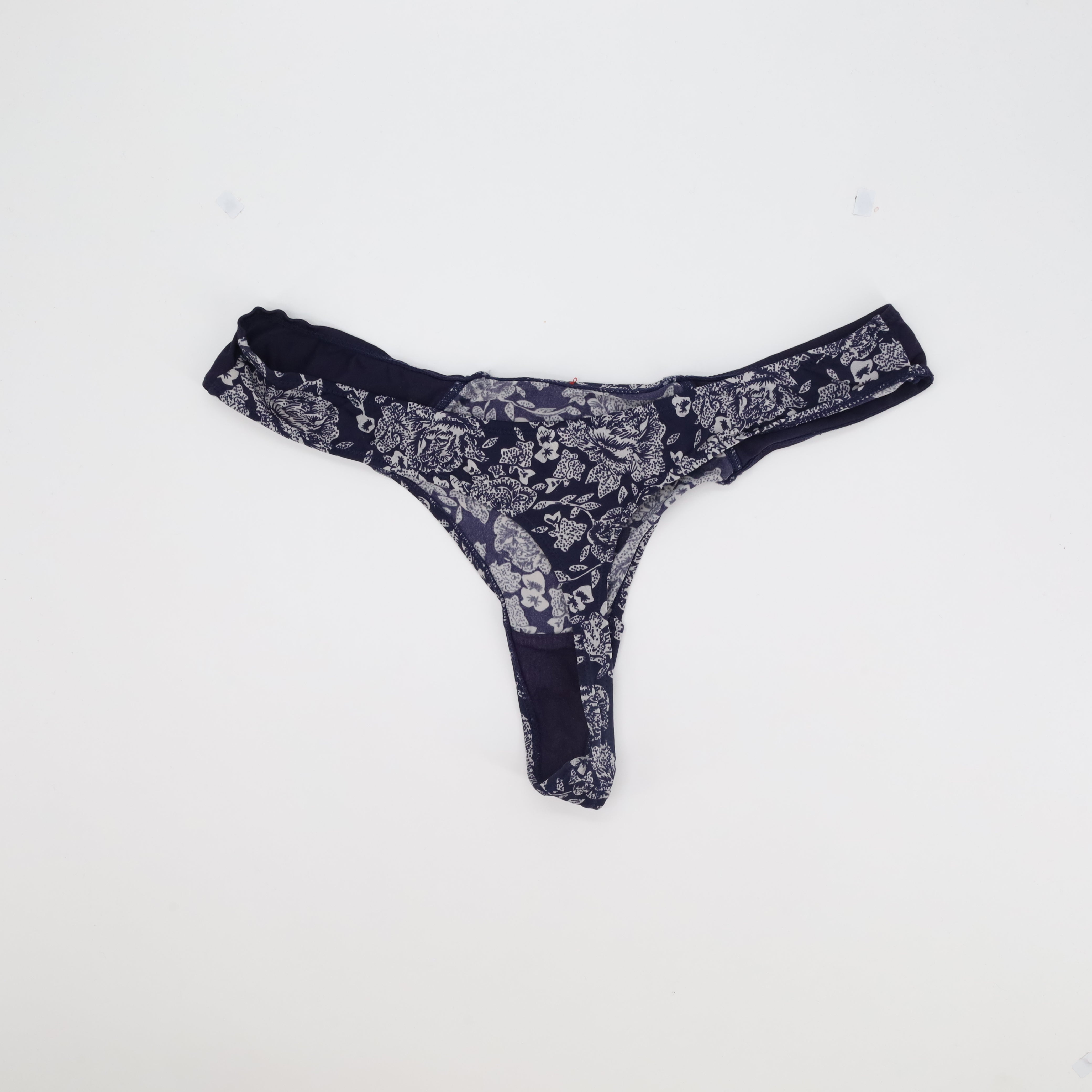 String RougeGorge Bleu