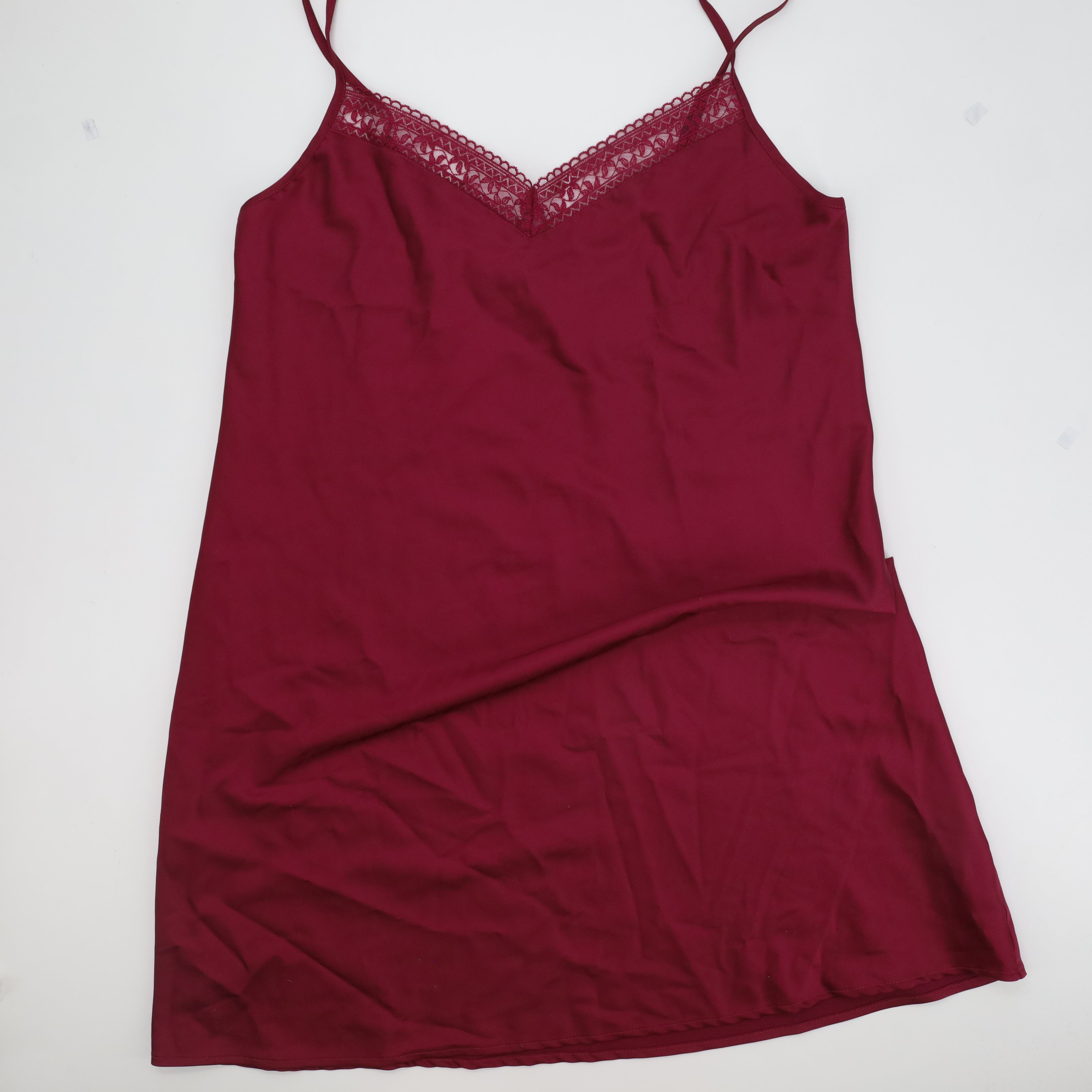 Nuisette RougeGorge Rouge