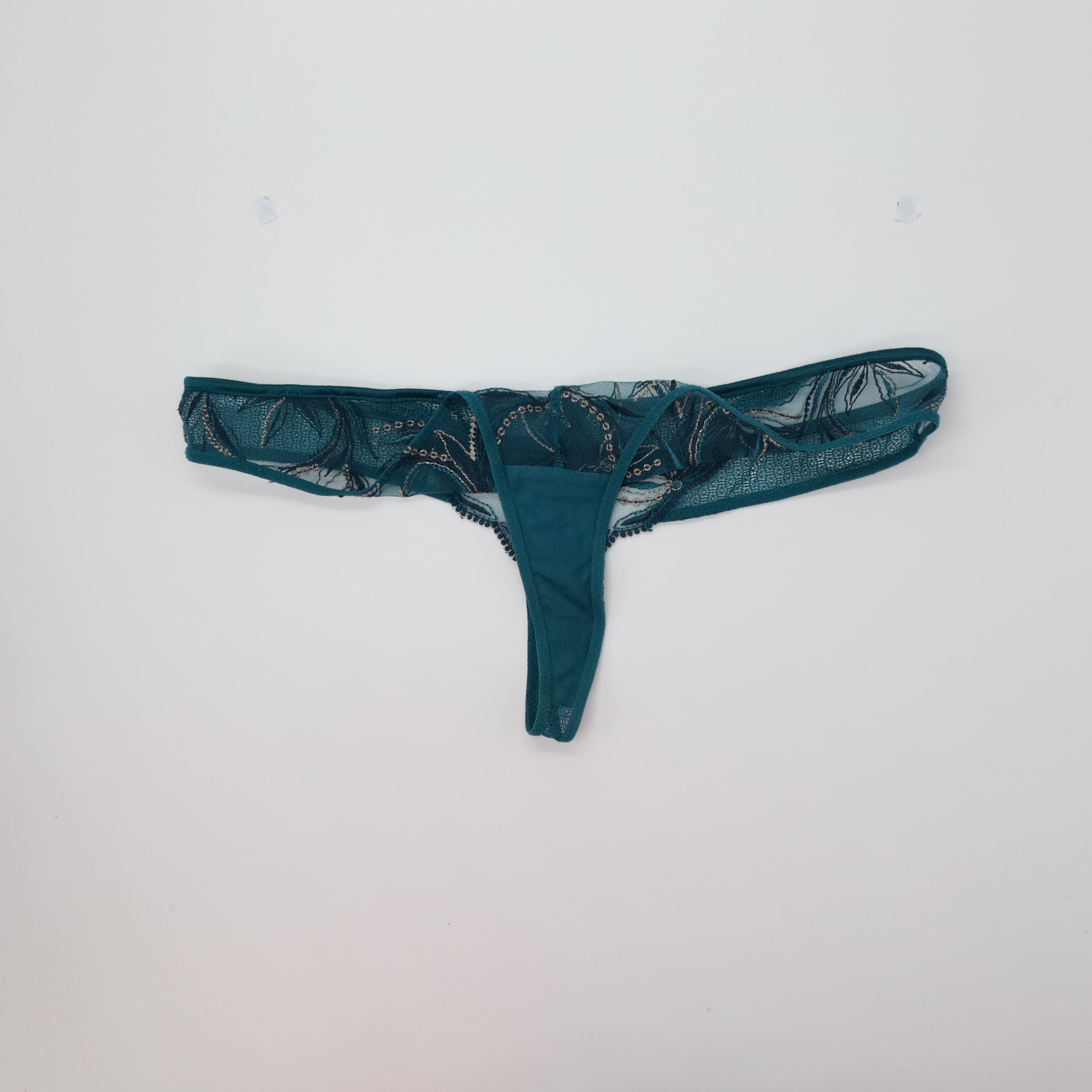 String RougeGorge Bleu