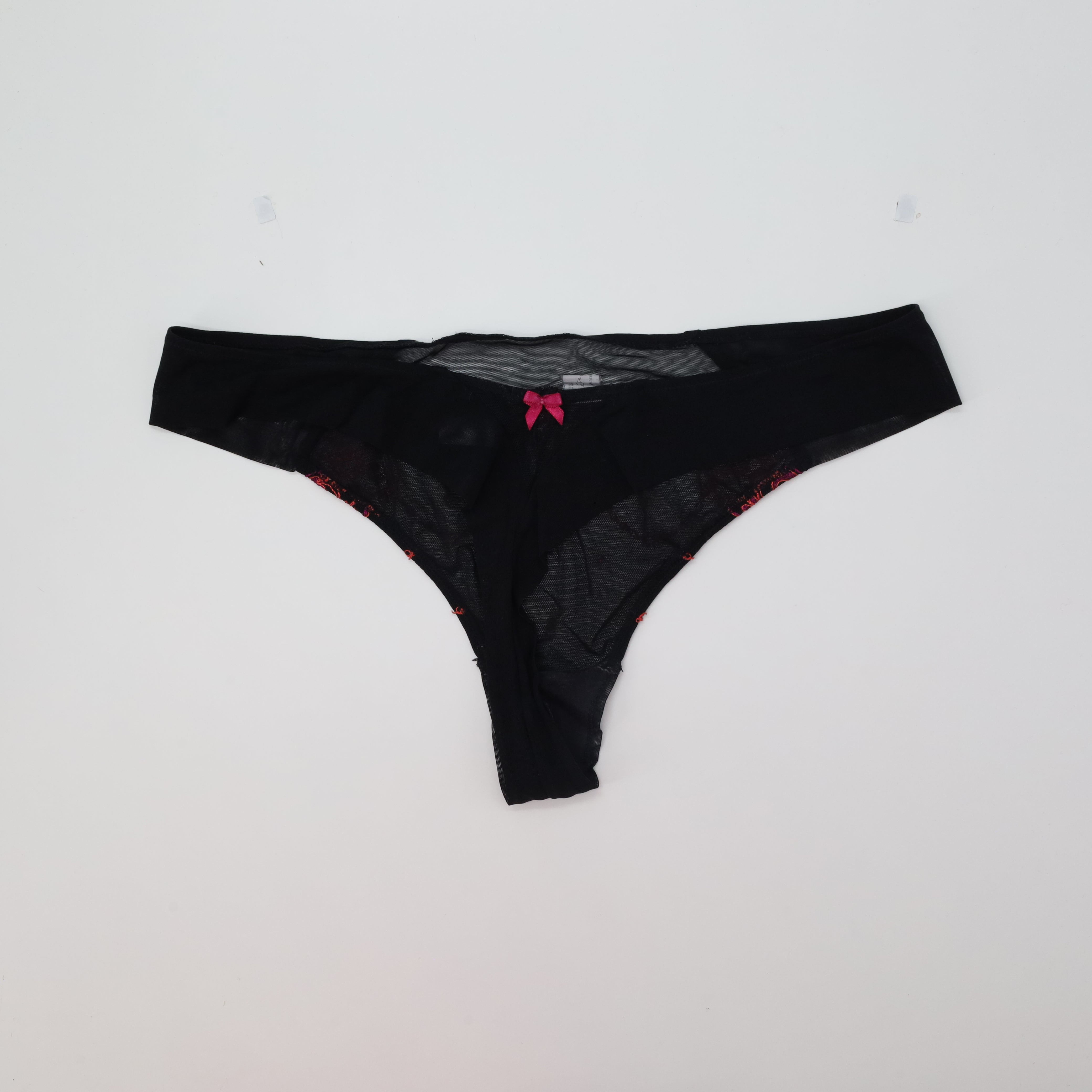 String Lise Charmel Noir