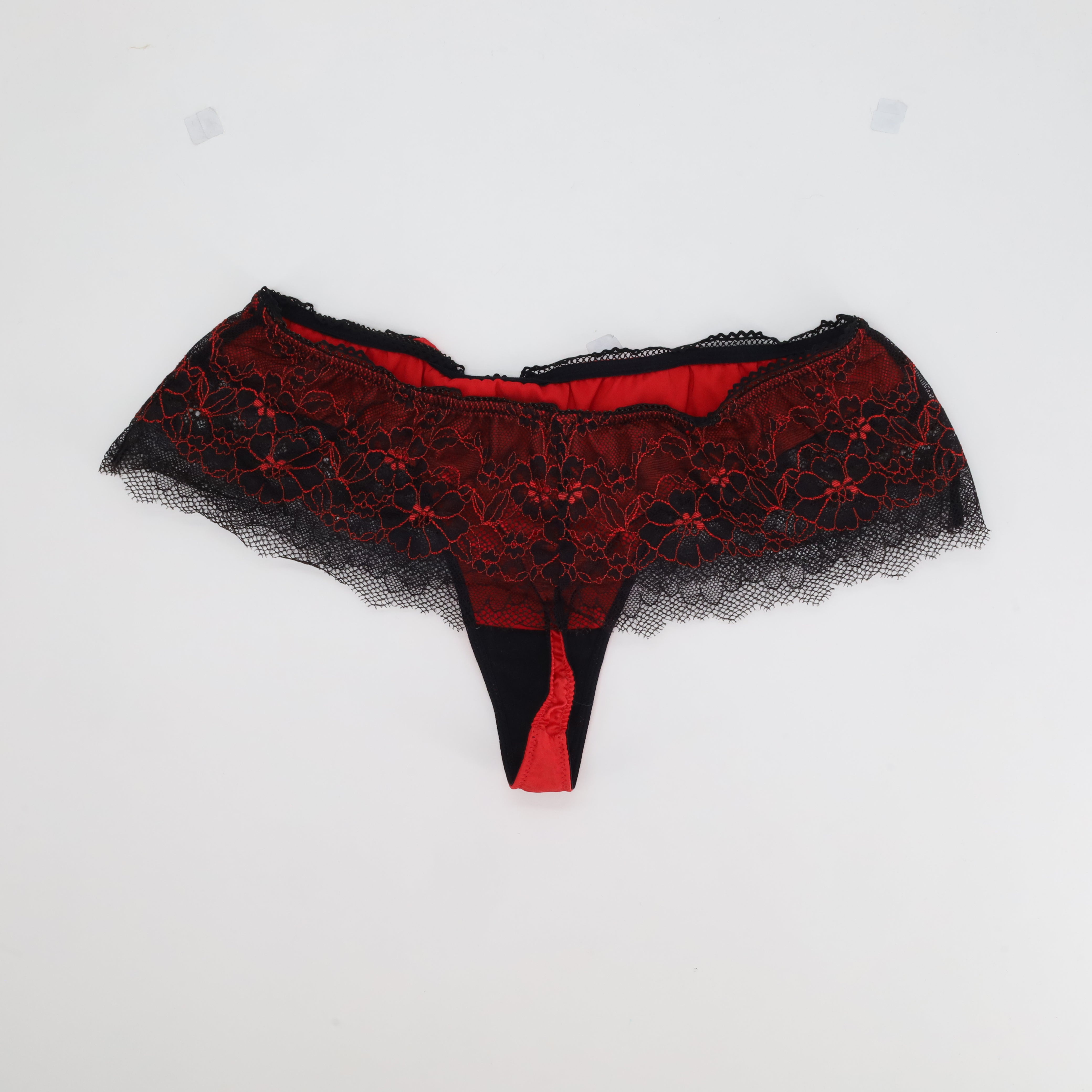 String RougeGorge Rouge