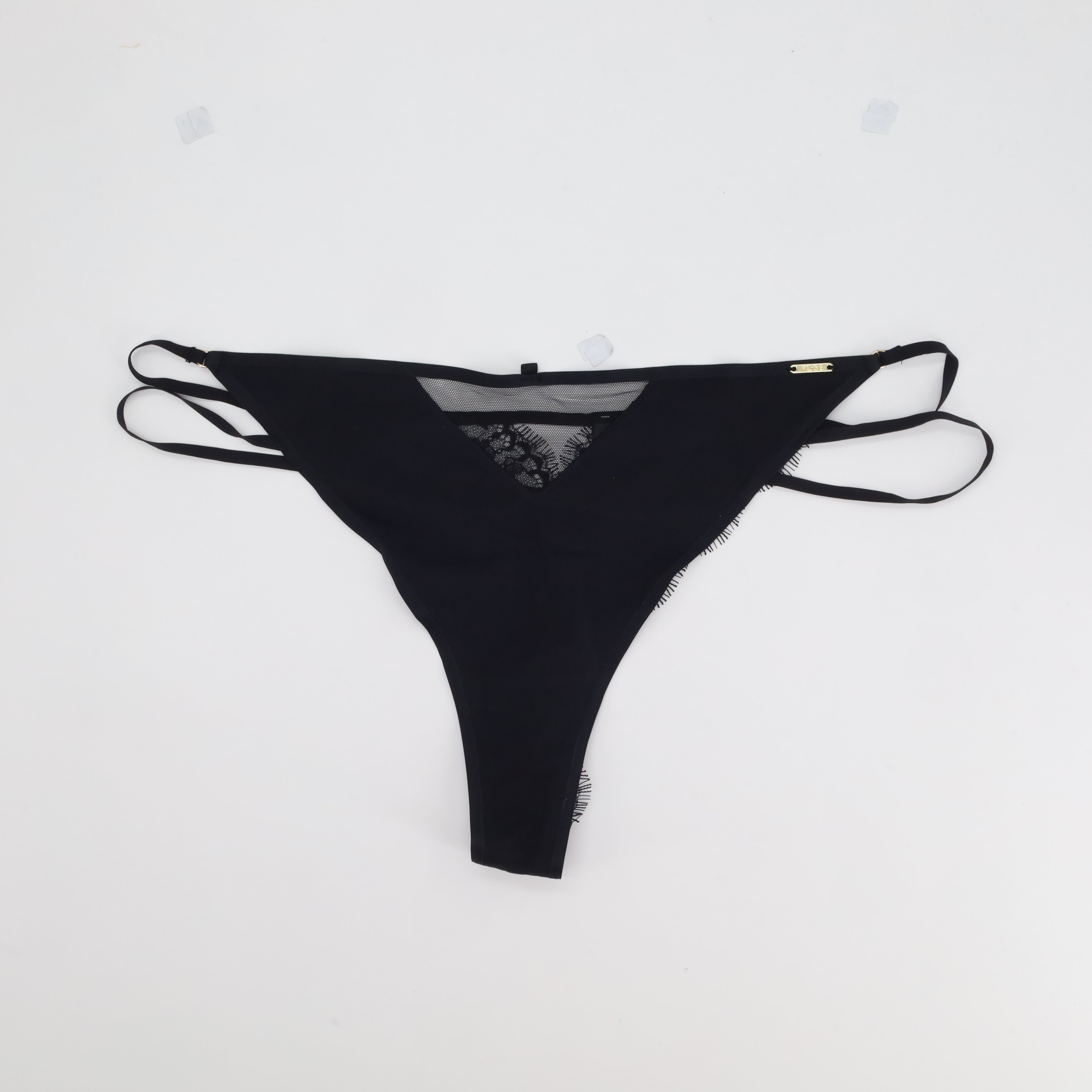 String Rose Noir