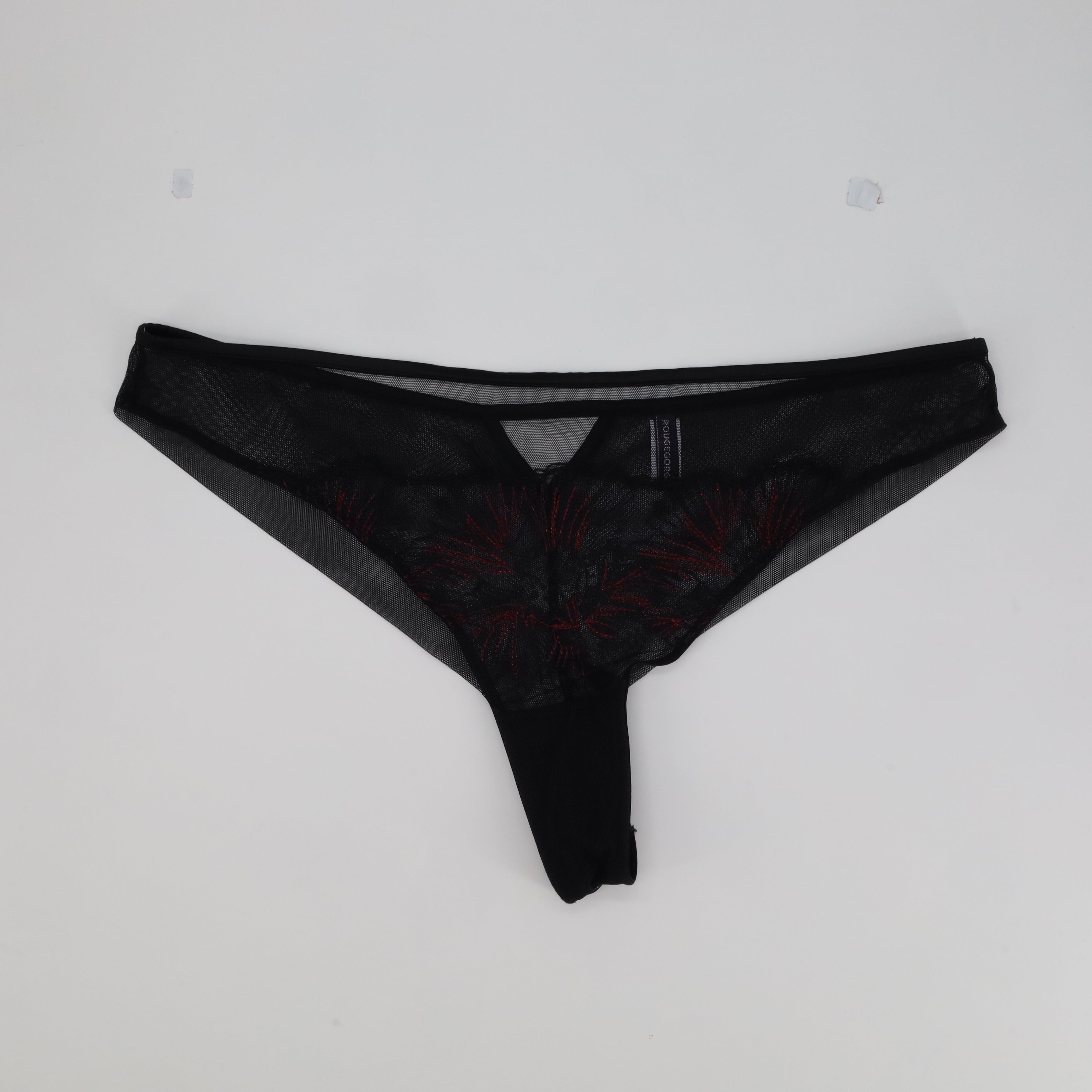 String RougeGorge Noir