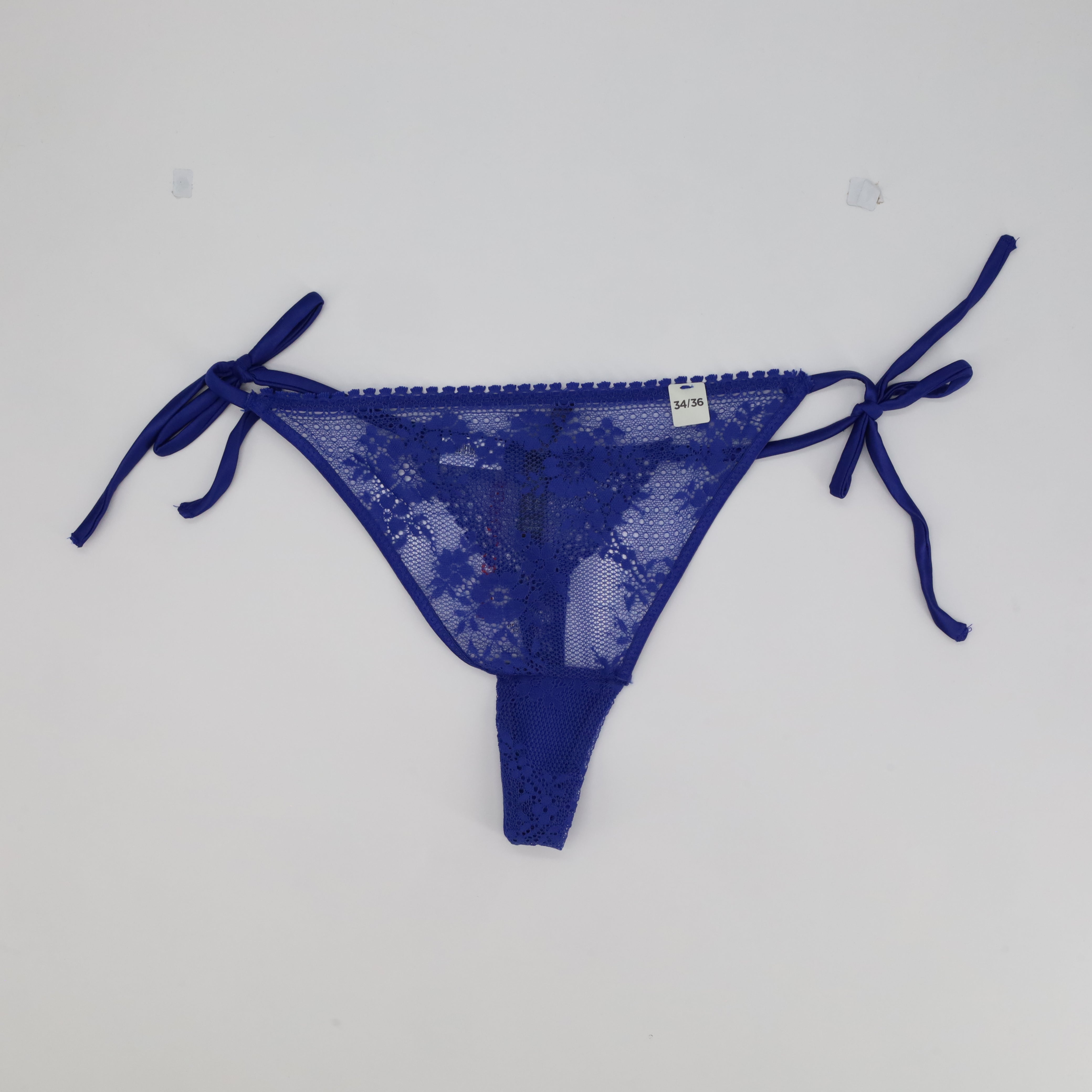 String RougeGorge Bleu