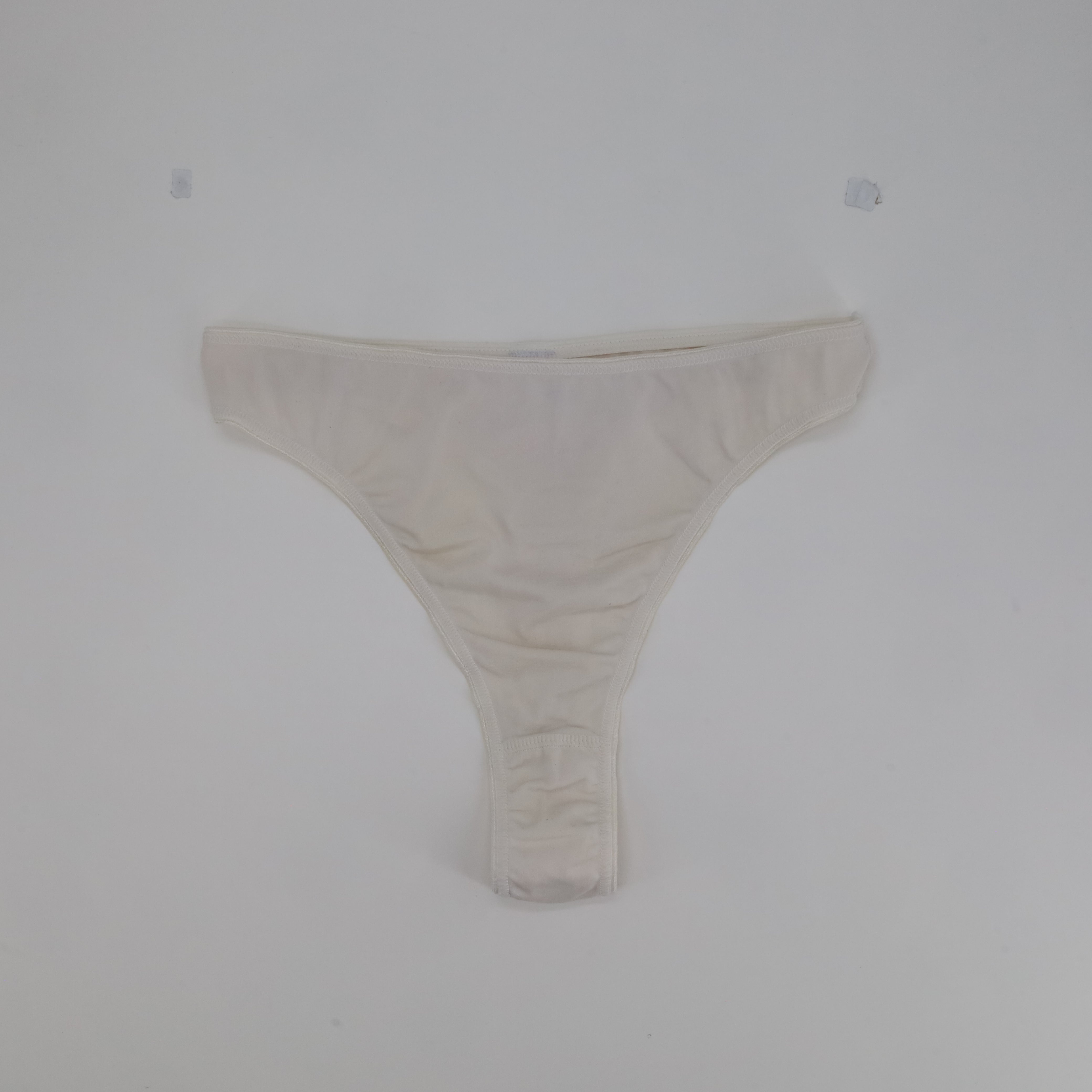 String Blanc