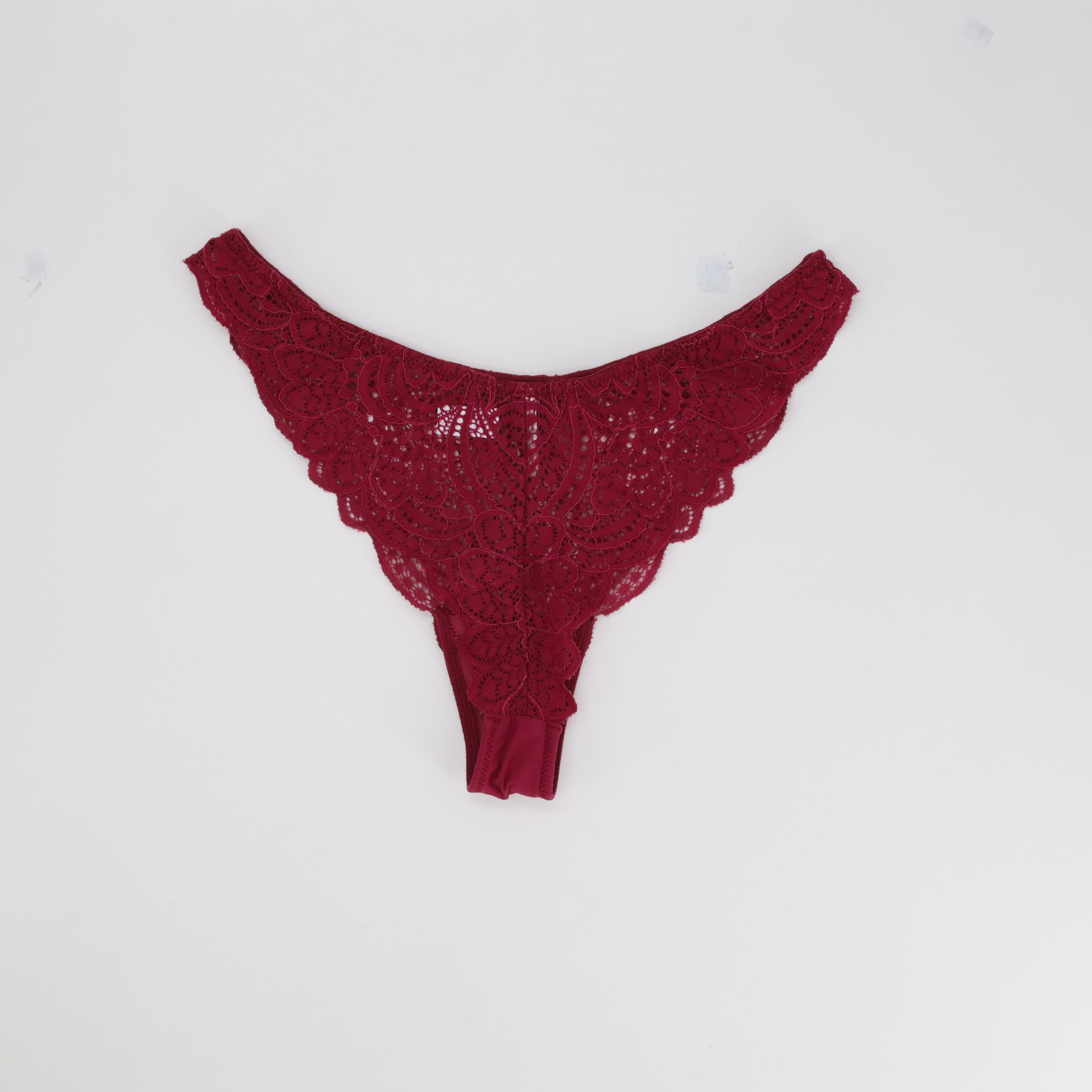 String RougeGorge Rouge