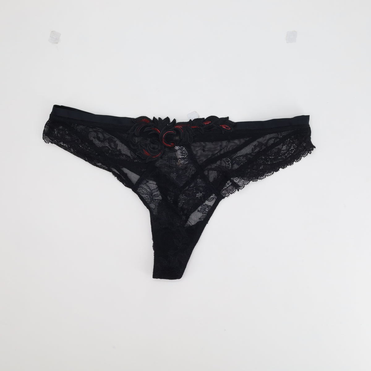 String Lise Charmel Noir