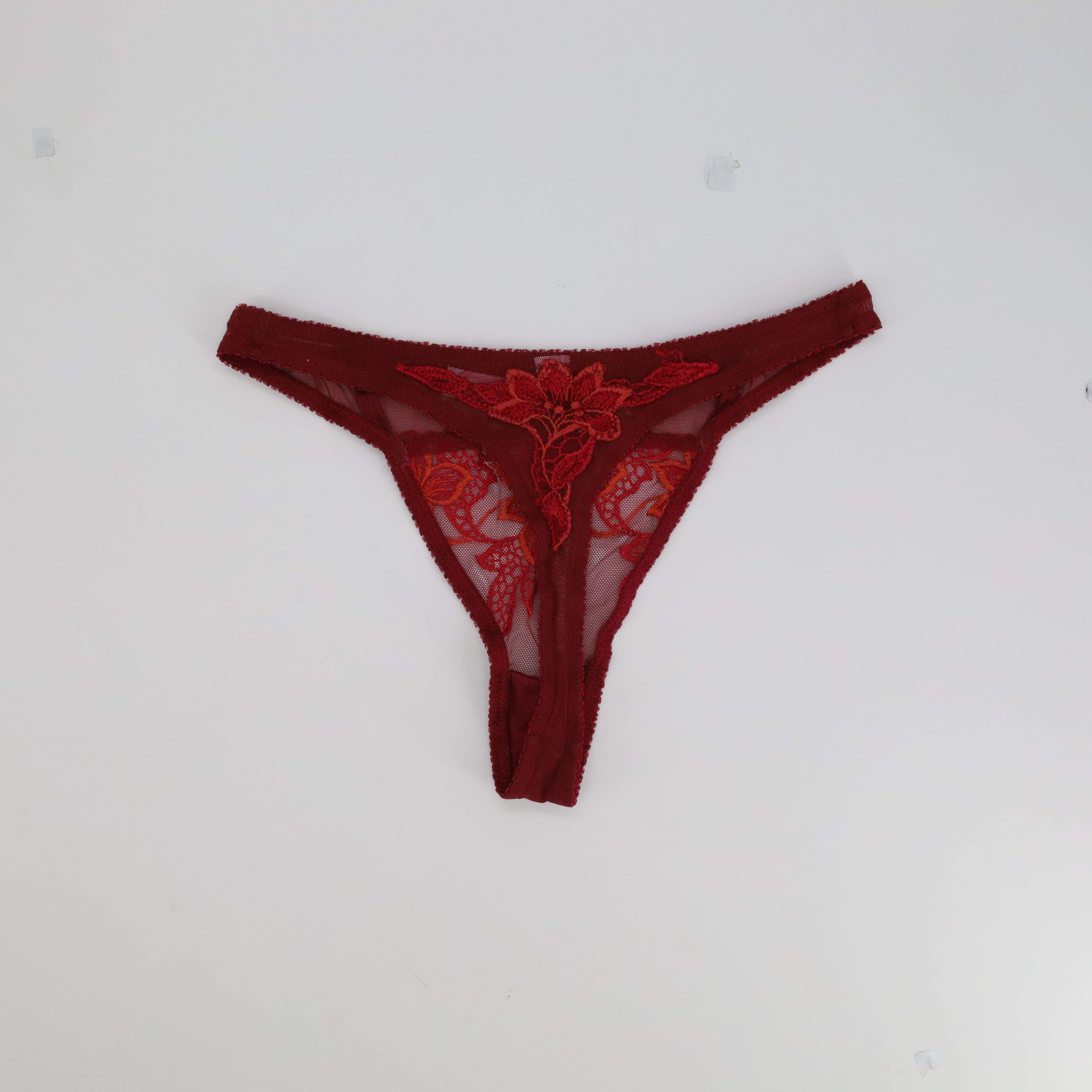 String Rouge