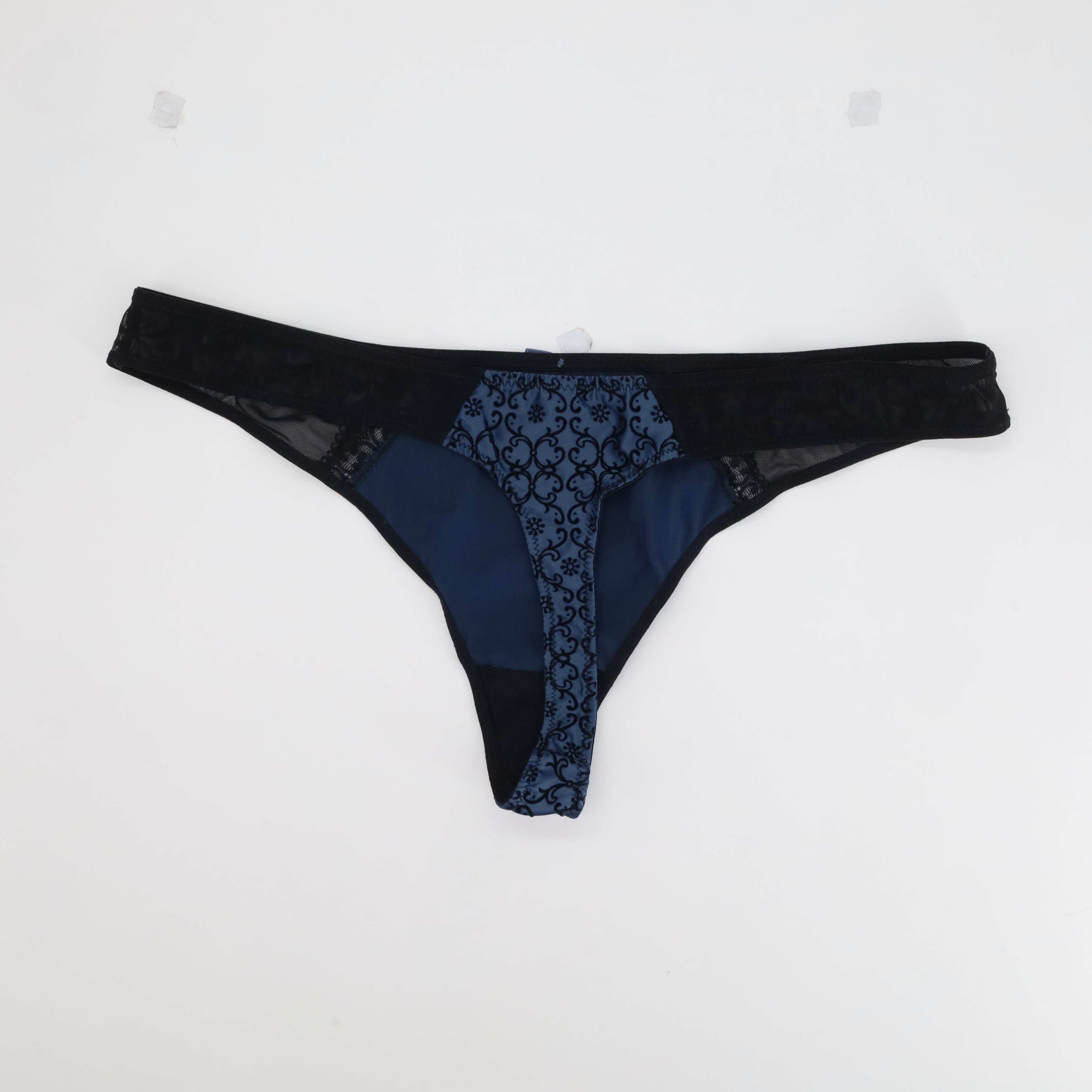 String Charlott' Noir