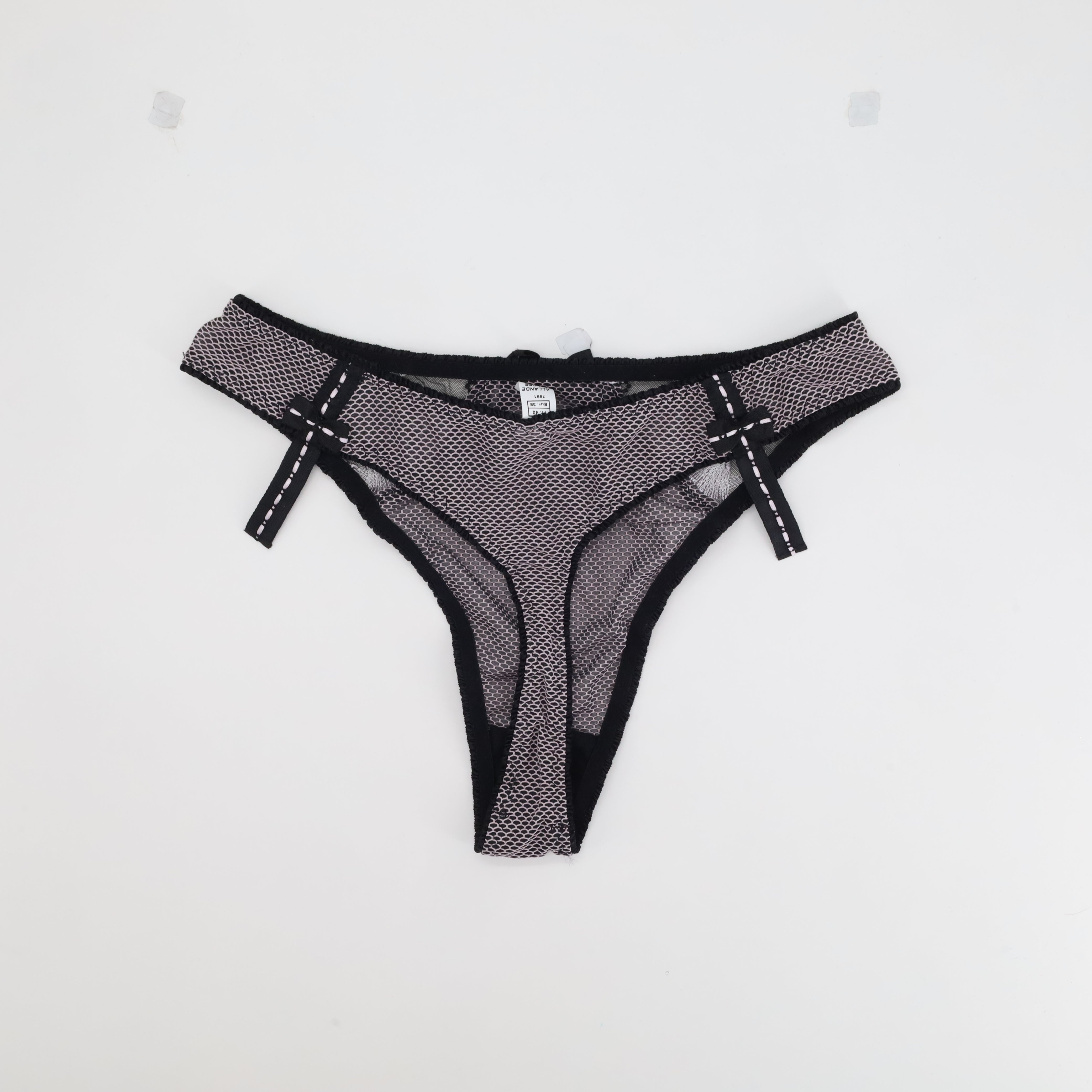 String Allande Noir