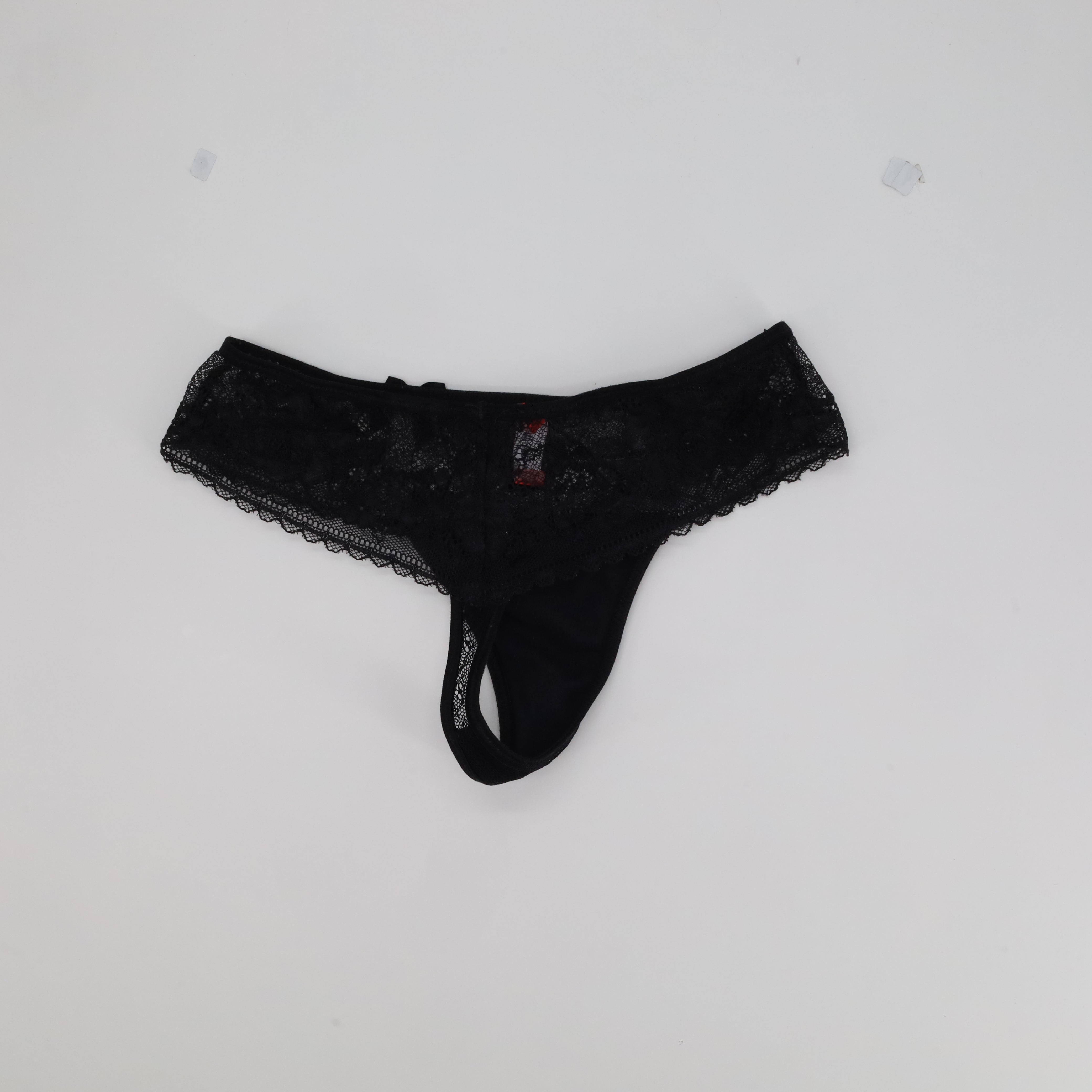 String Triumph Noir