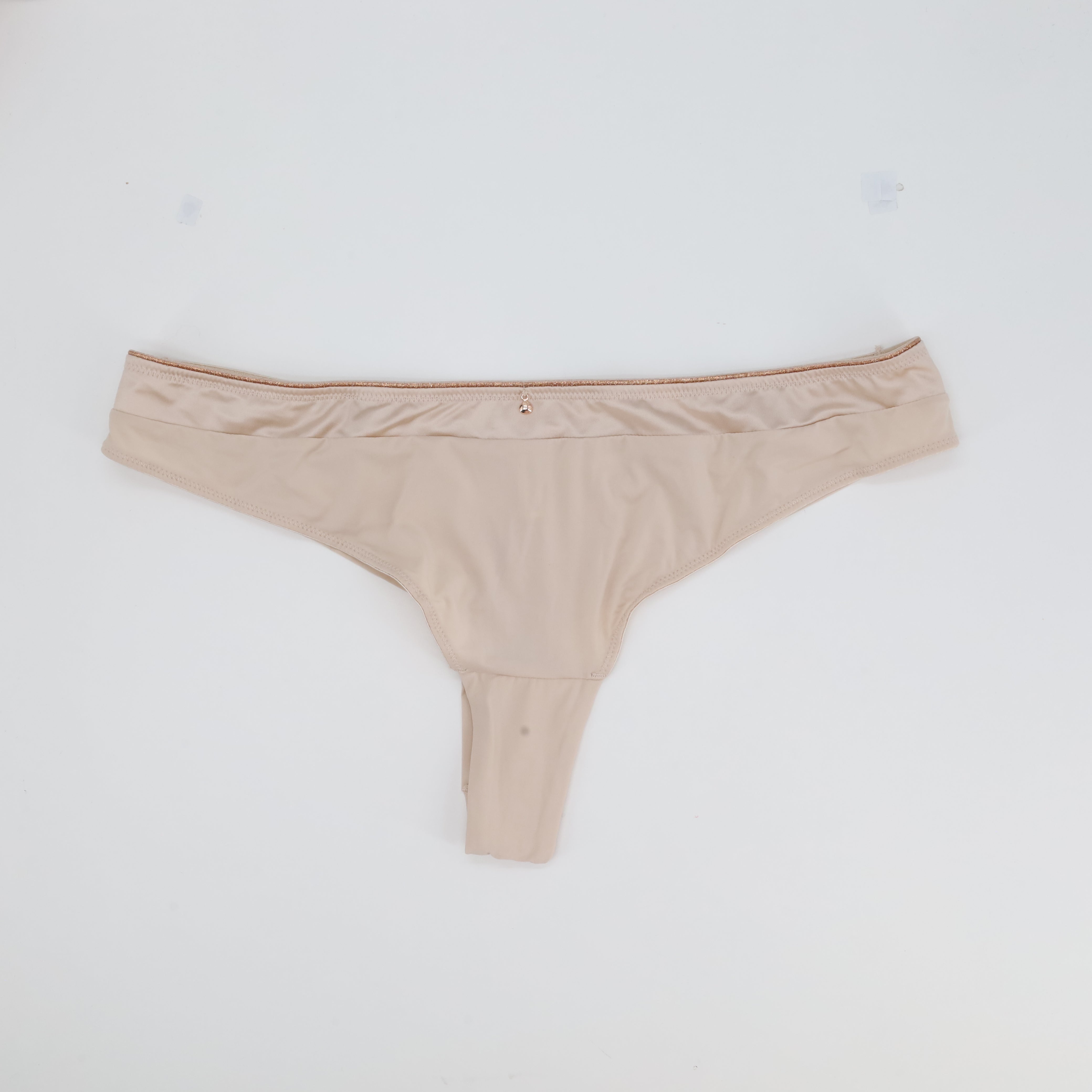 String RougeGorge Beige