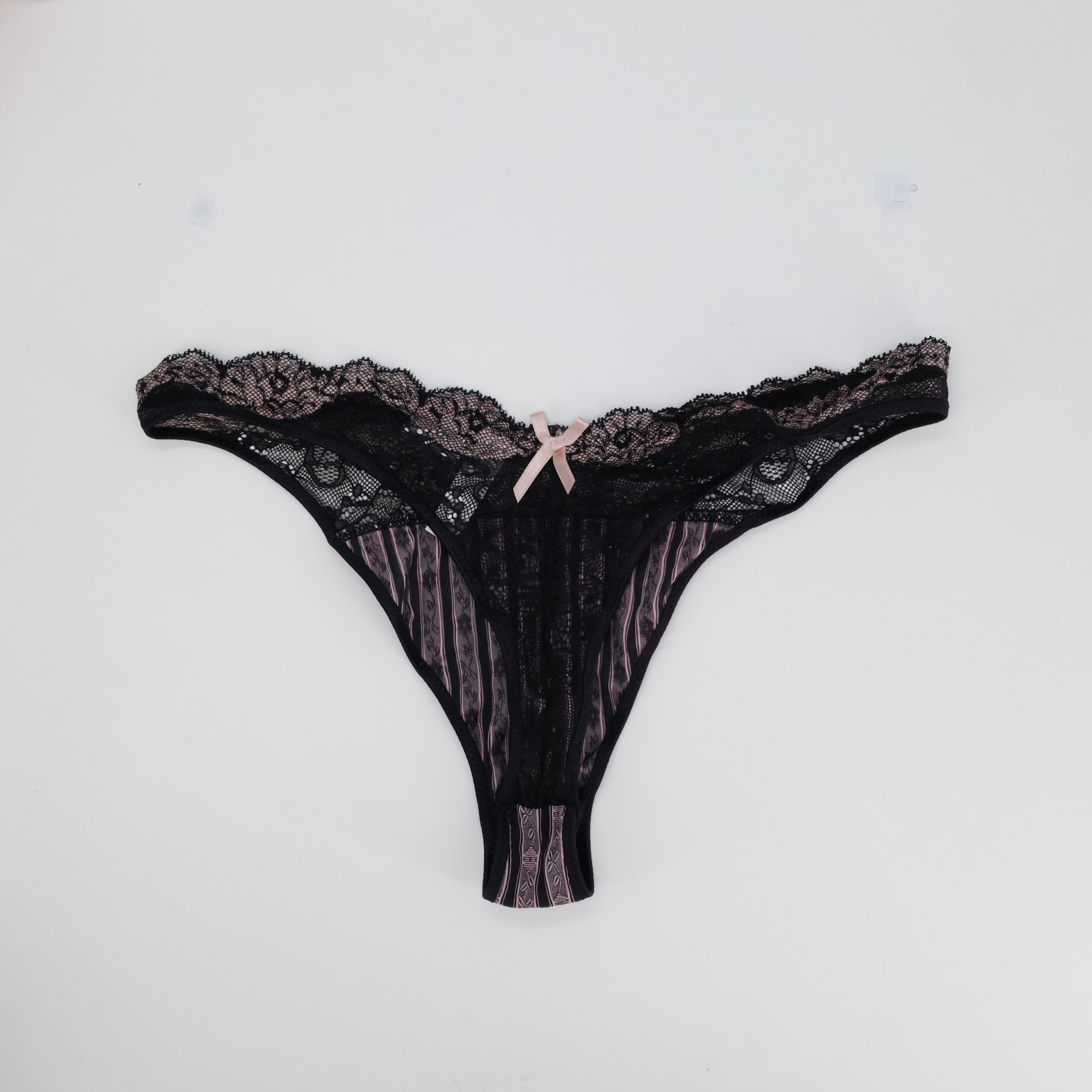 String Passionata Noir