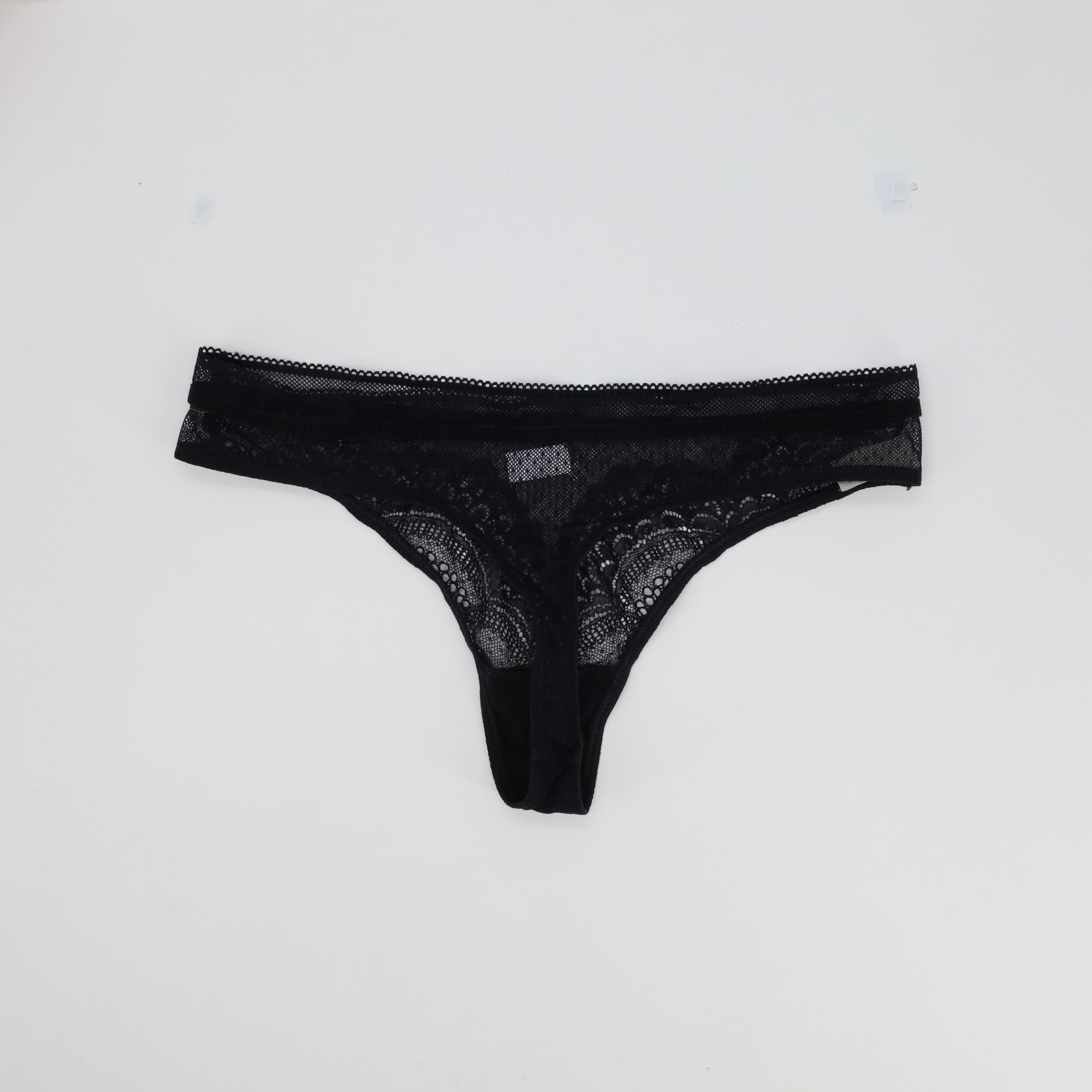 String Triumph Noir