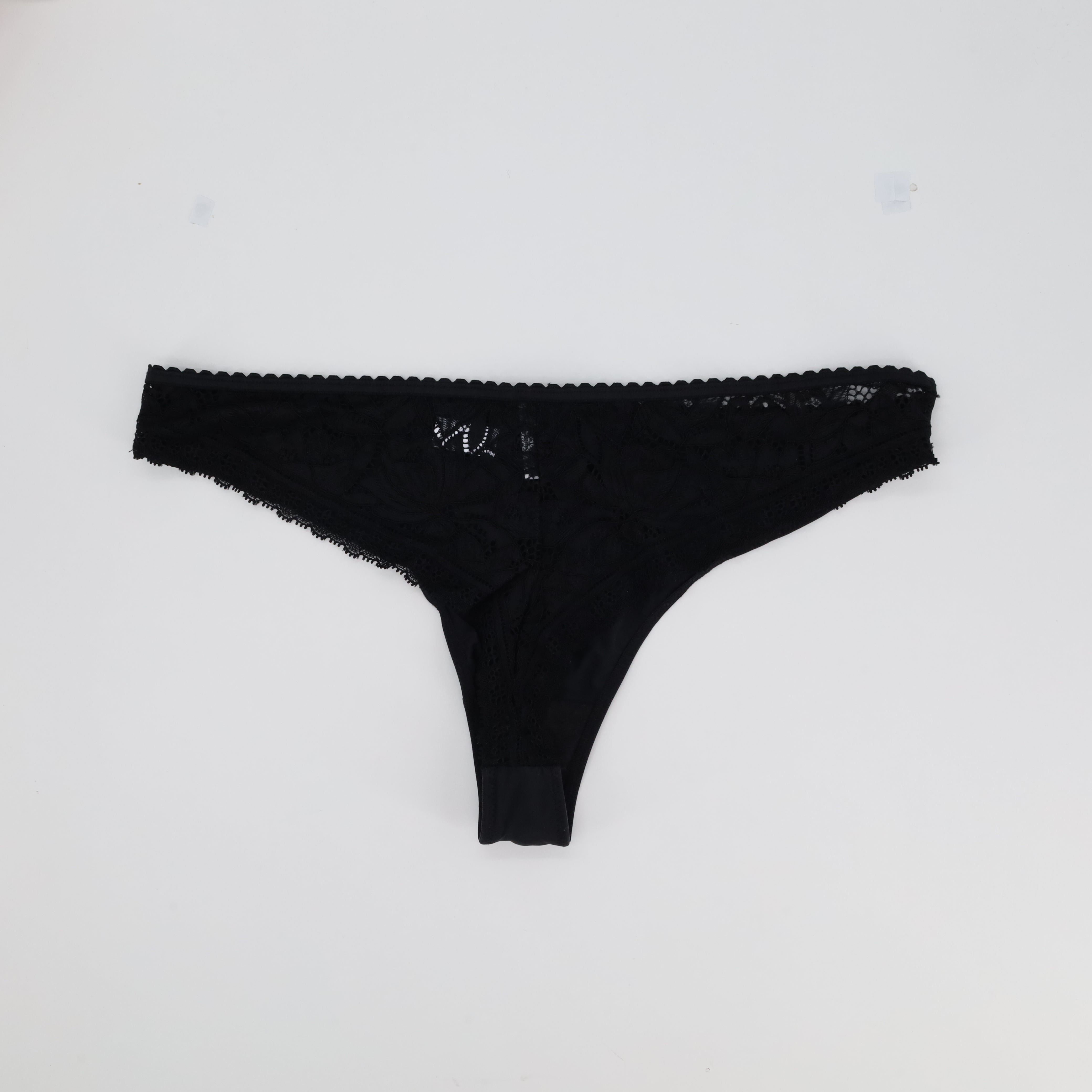 String RougeGorge Noir