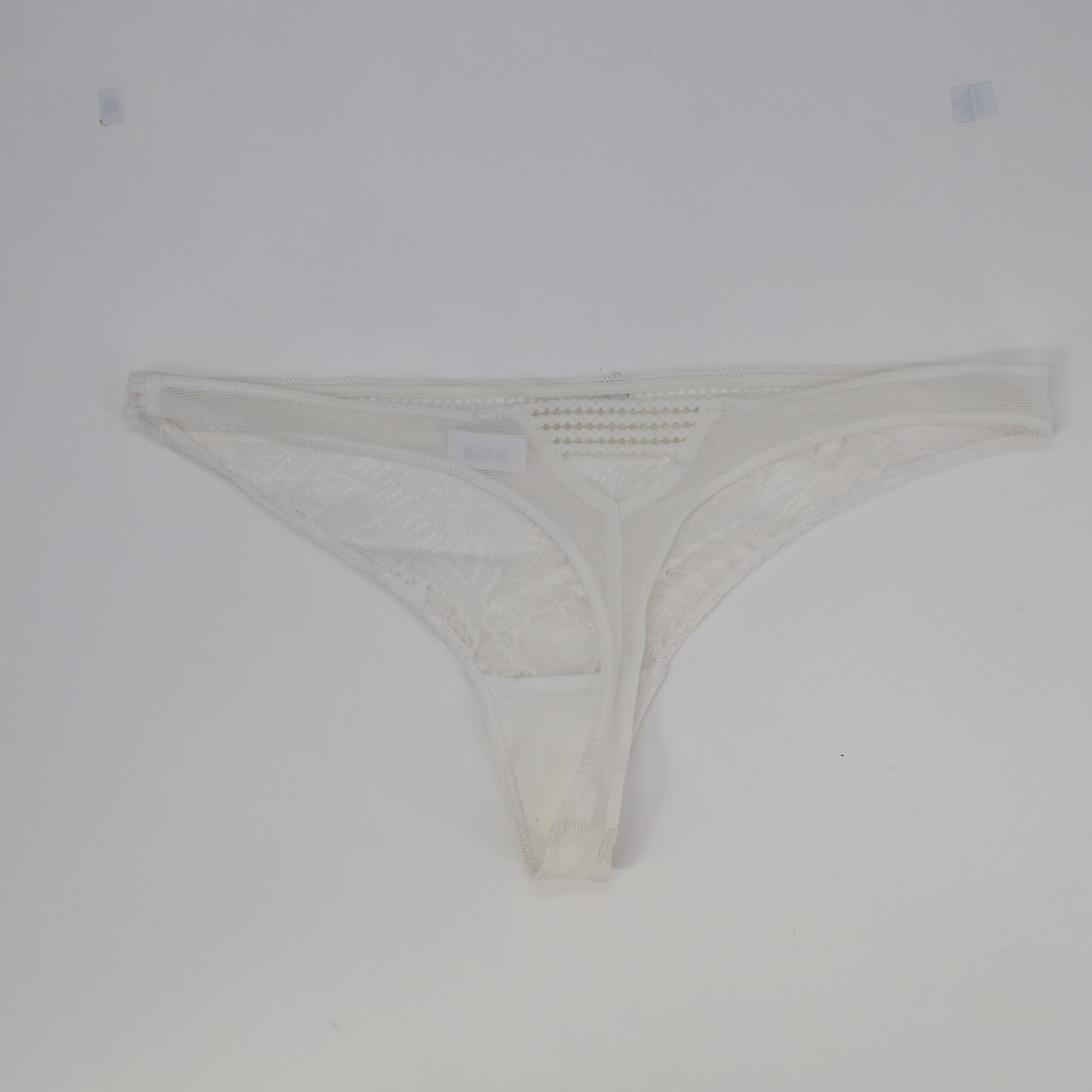 String Blanc