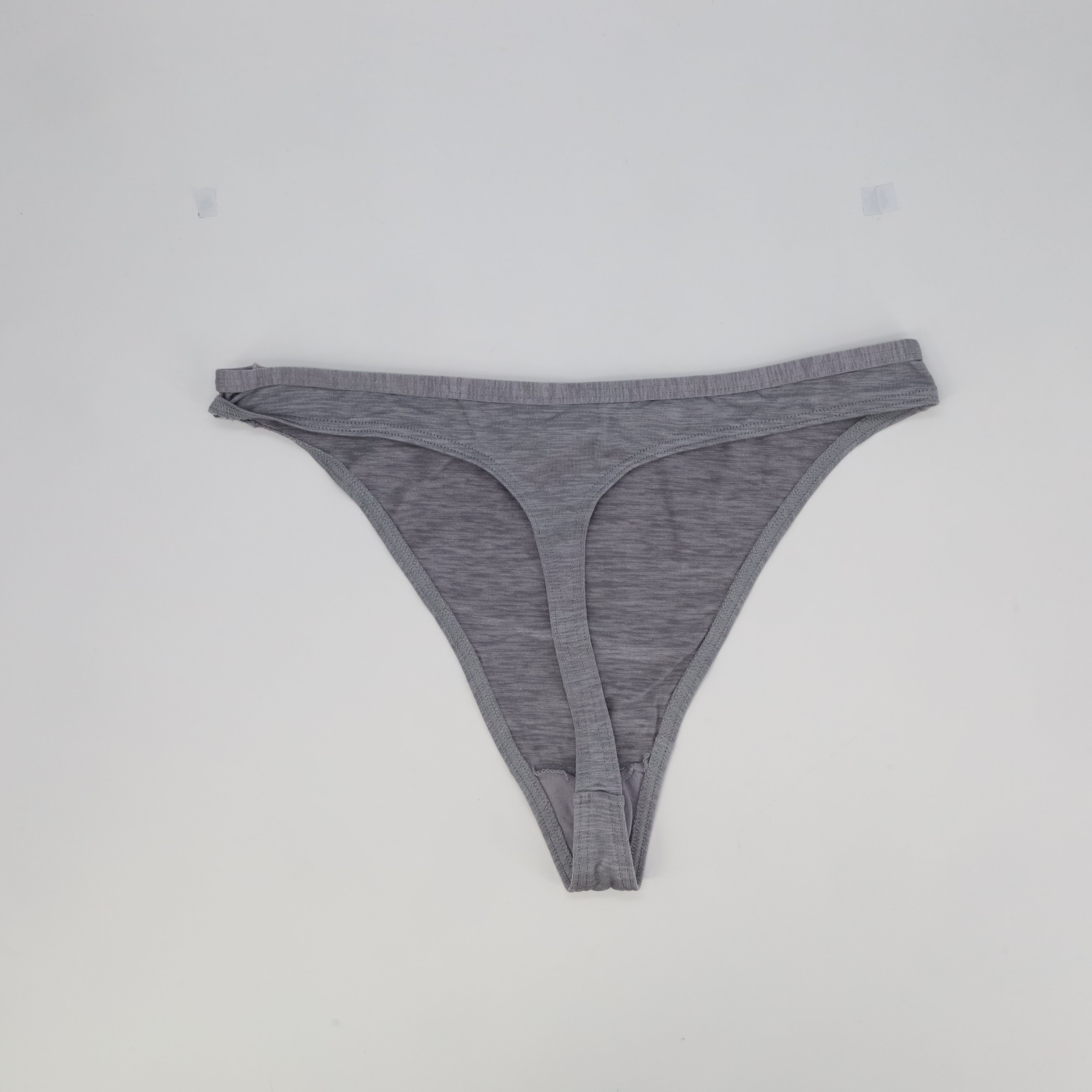 String Triumph Gris