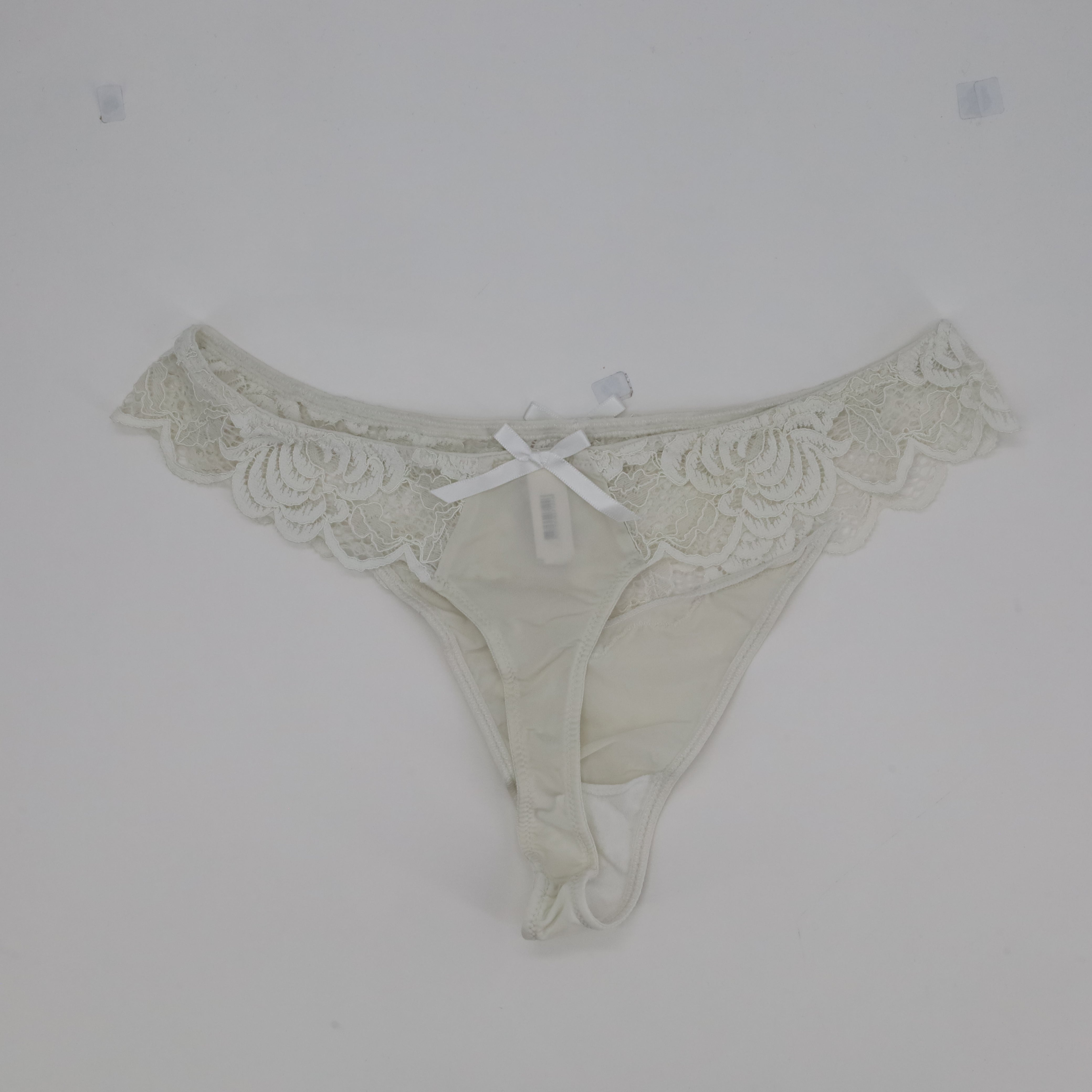 String RougeGorge Blanc