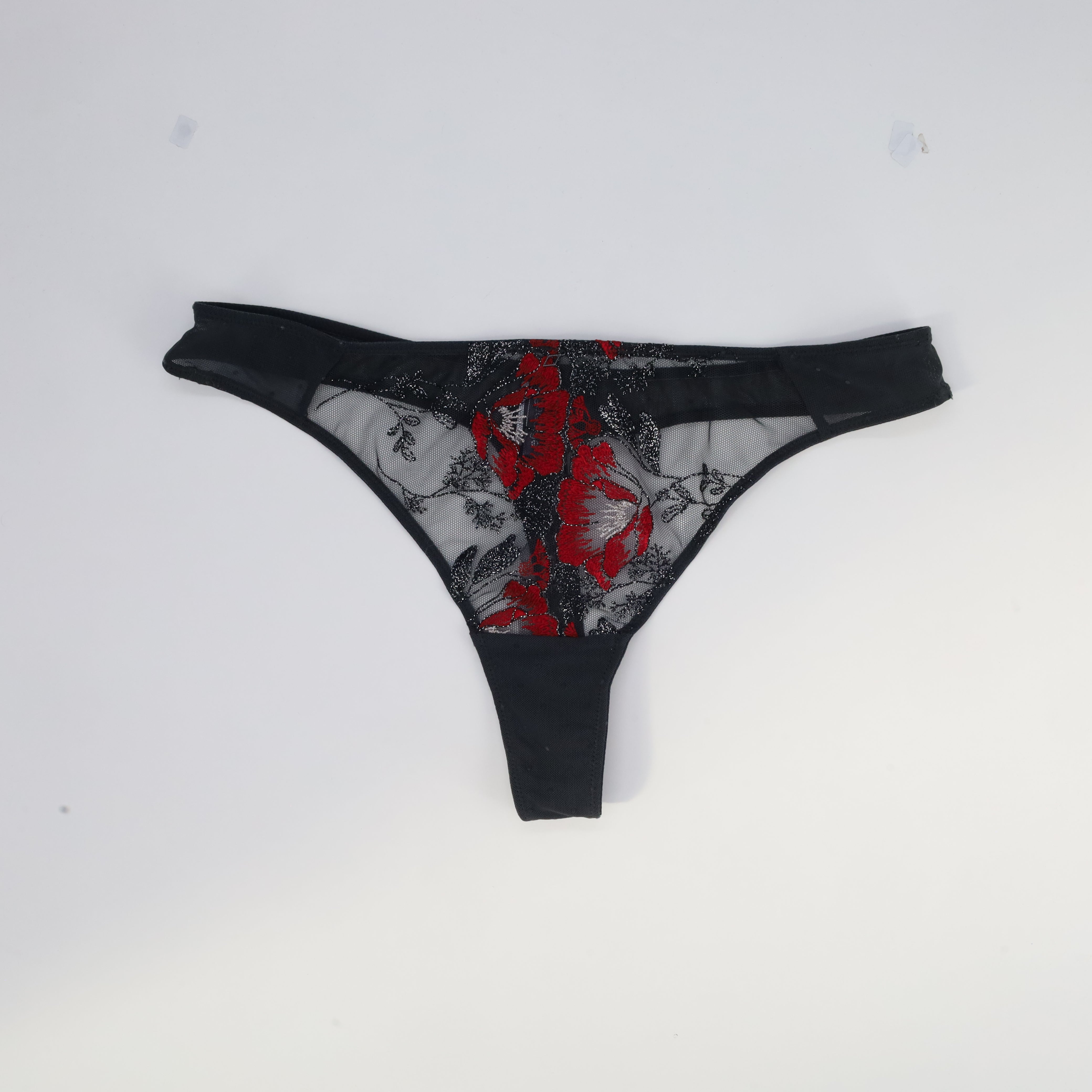 String RougeGorge Gris